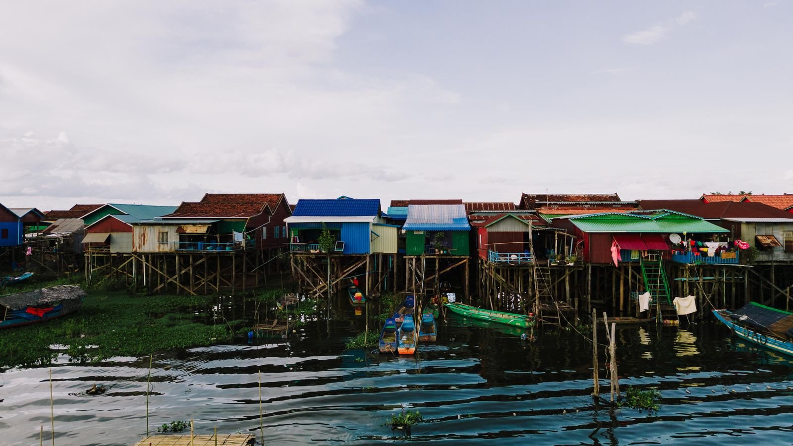 Floating village on the Tonle Sap lake